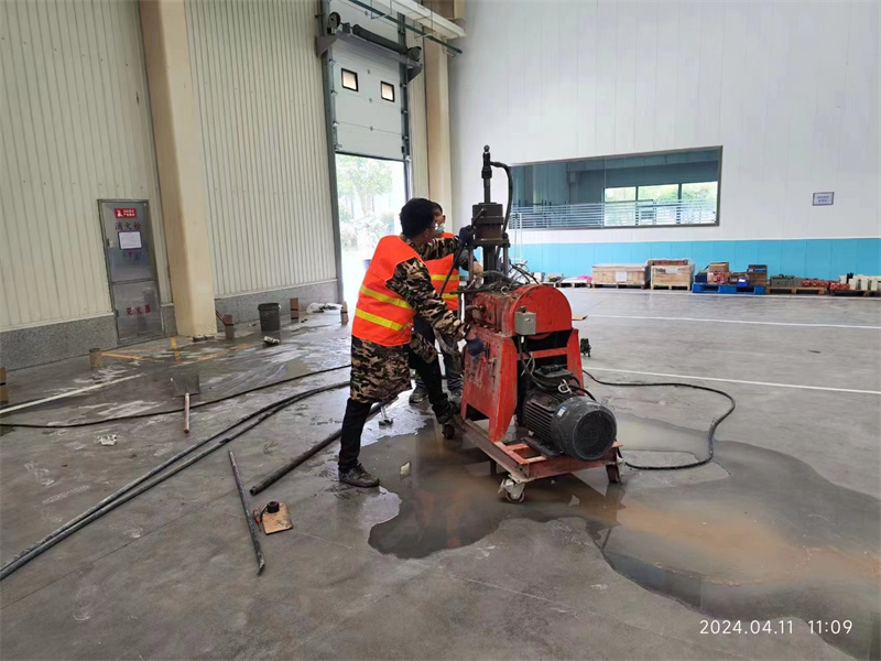 右江厂房地面下沉塌陷注浆加固施工